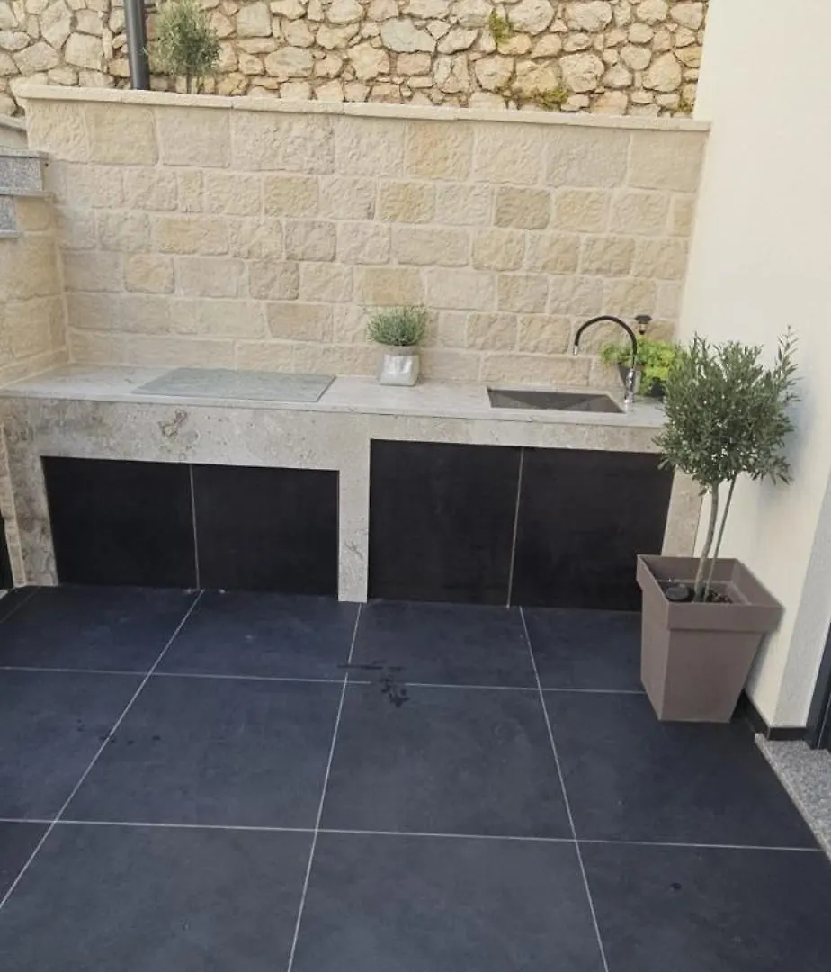 Apartment T E A Pag باغ