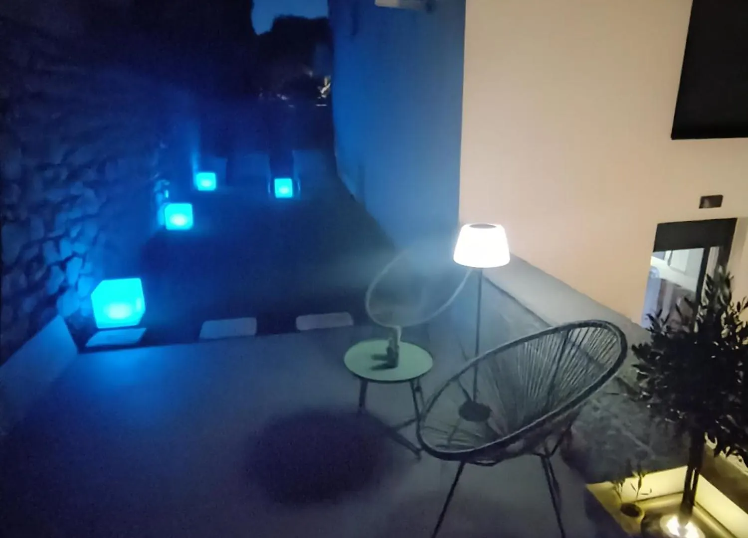 Apartment T E A Pag باغ