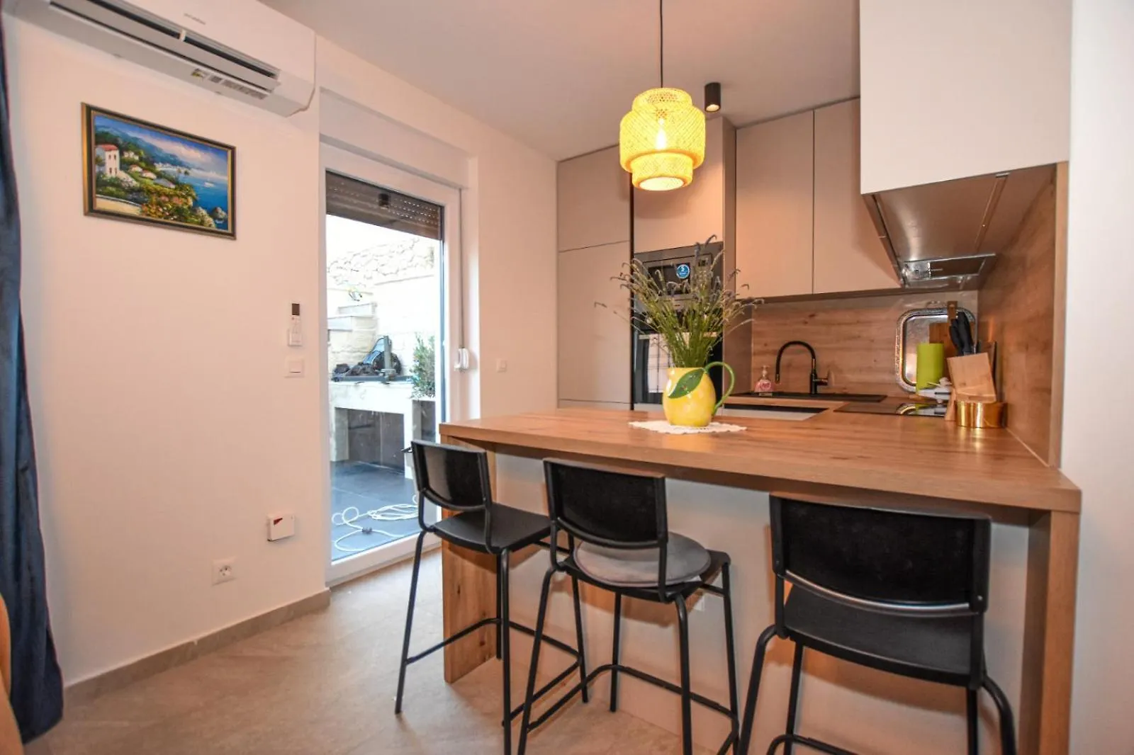 Apartment T E A Pag باغ